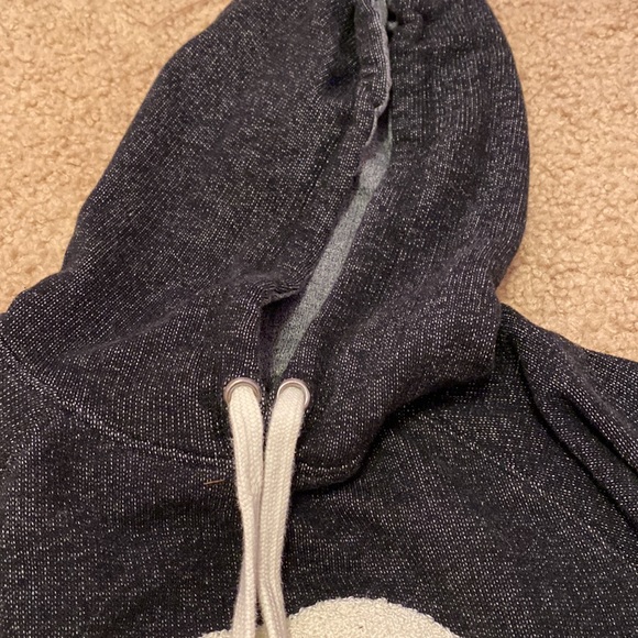 Black sweater with white Bear and red and white sleeve and end - Picture 3 of 4